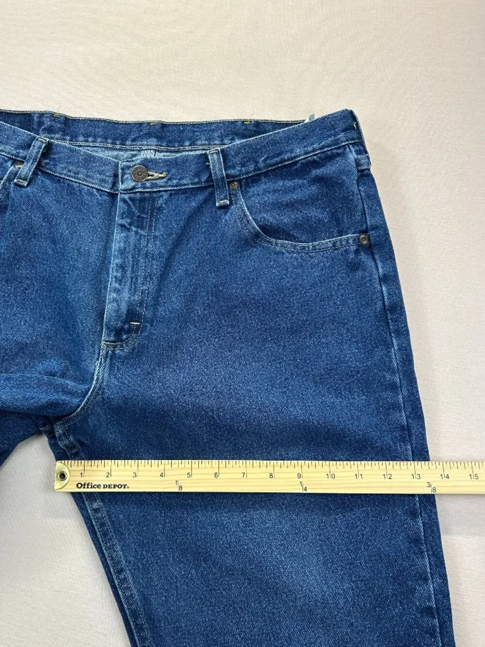 Wrangler Relaxed Jeans Mens Size 36x30 Blue Denim Mid Rise Straight Stretch